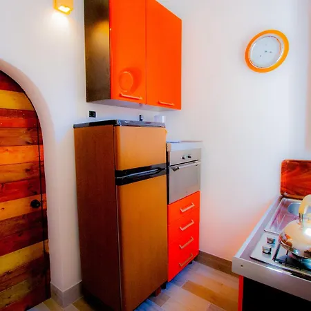 Old Style By The Sea, Roof Terrace With Heated Pool, Outdoor Kitchen, Ladispoli *