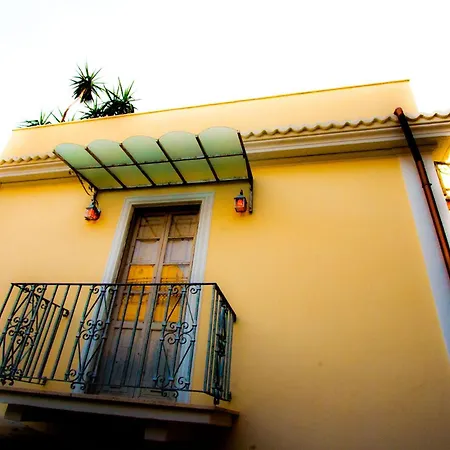 Old Style By The Sea With Heated Pool, Ladispoli, Rome Ladispoli