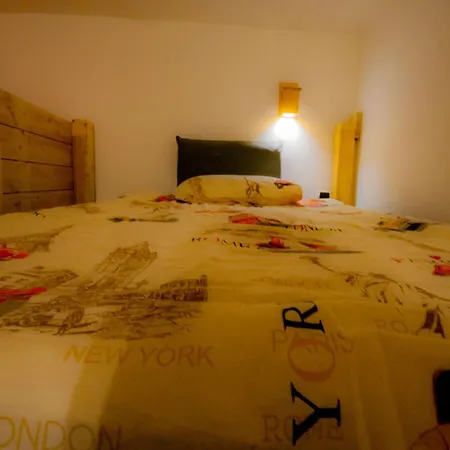 Old Style By The Sea With Heated Pool, Ladispoli, Rome Apartment *