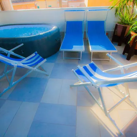 Apartment Old Style By The Sea With Heated Pool, Ladispoli, Rome
