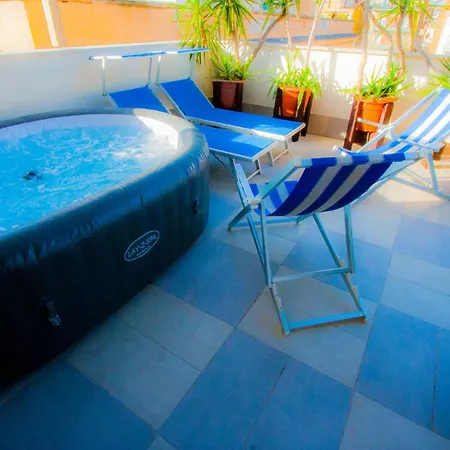 Apartment Old Style By The Sea With Heated Pool, Ladispoli, Rome