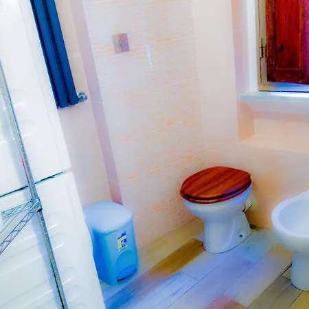 Old Style By The Sea With Heated Pool, Ladispoli, Rome Apartment