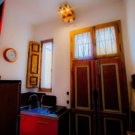 Old Style By The Sea With Heated Pool, Ladispoli, Rome *