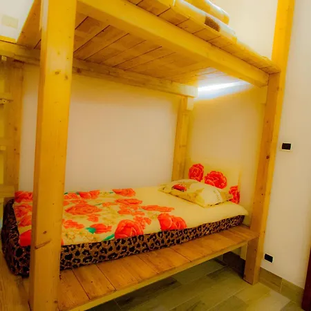 Old Style By The Sea, Roof Terrace With Heated Pool, Outdoor Kitchen, Ladispoli *